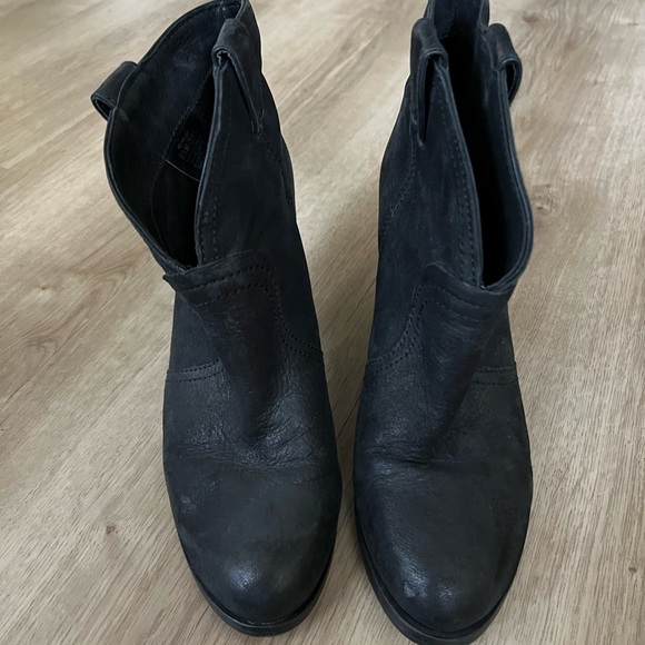 Vince Camuto Black Booties - Picture 2 of 4